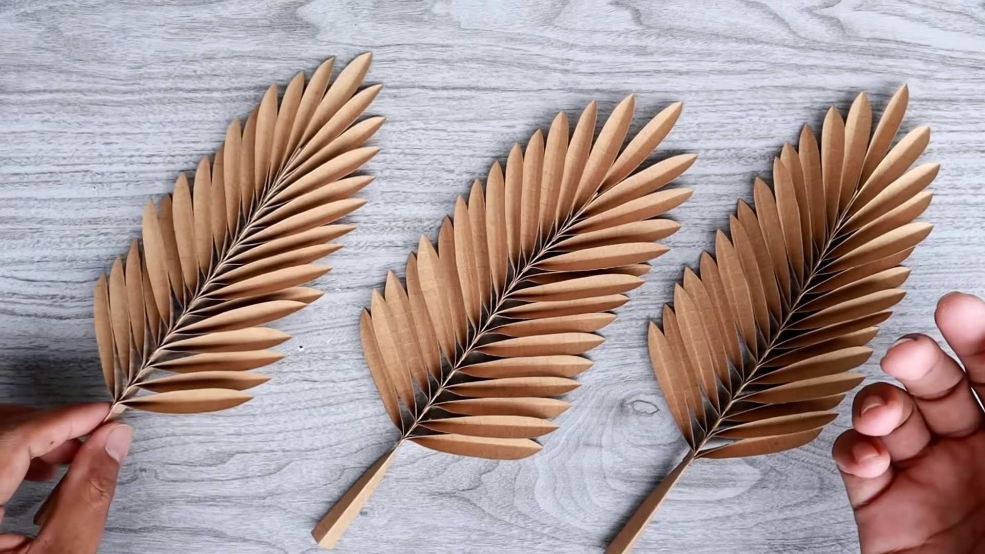 DIY Karton Blätter Deko