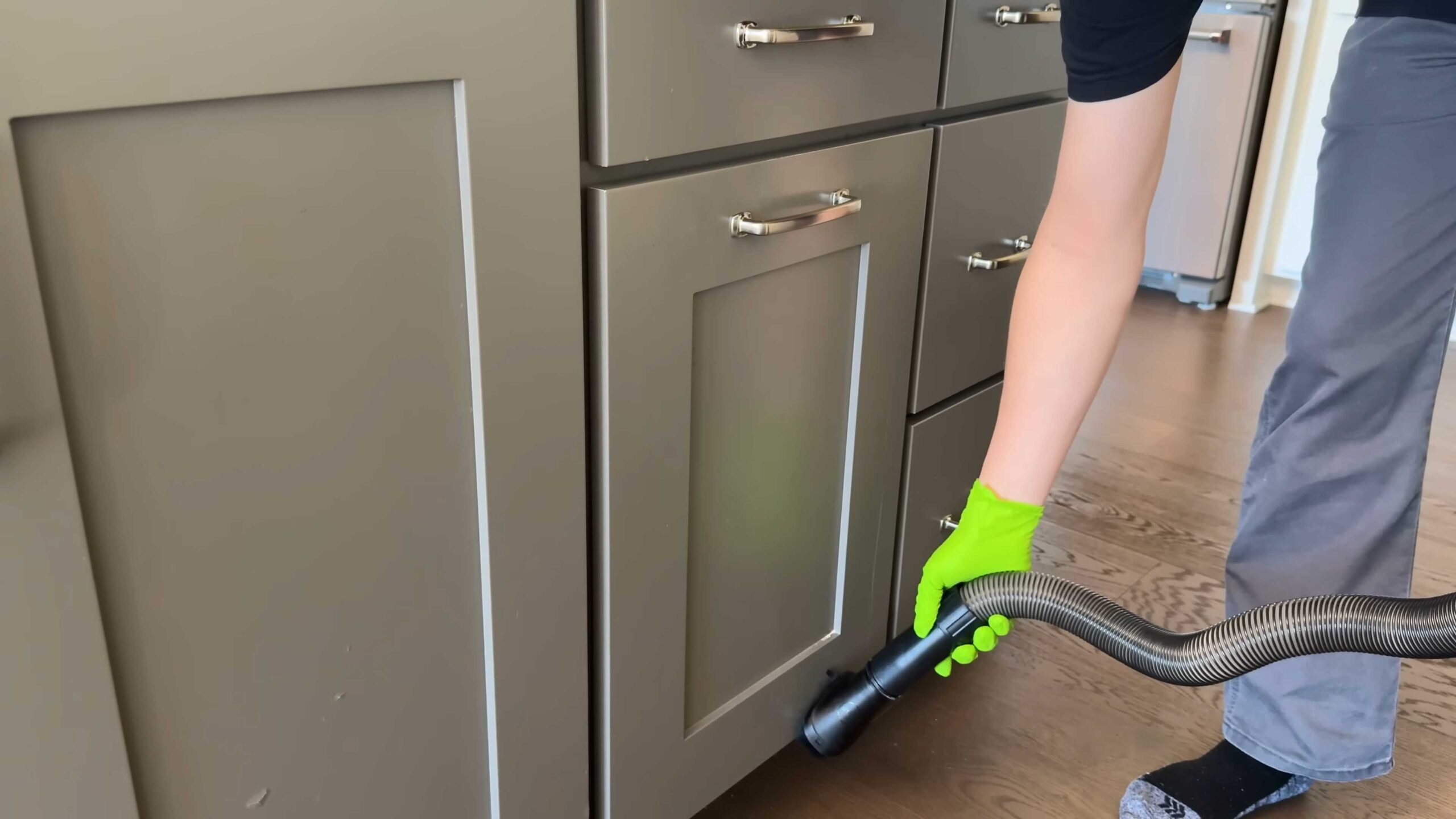Schränke reinigen wie Profi